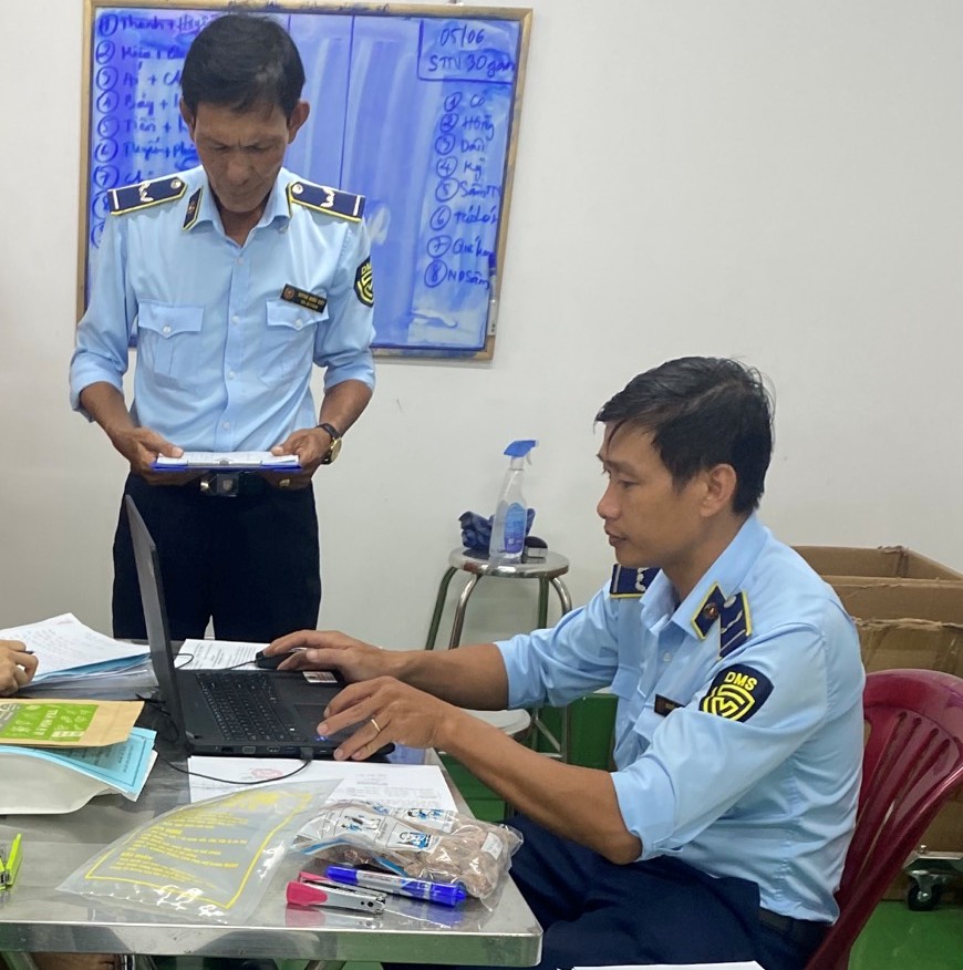 Hậu Giang xử phạt vi phạm hành chính đối với 01 Doanh nghiệp sản xuất, kinh doanh trà thảo dược với số tiền xử phạt là 380.745.000 đồng và buộc tiêu hủy tang vật vi phạm có giá trị hơn 425 triệu đồng.